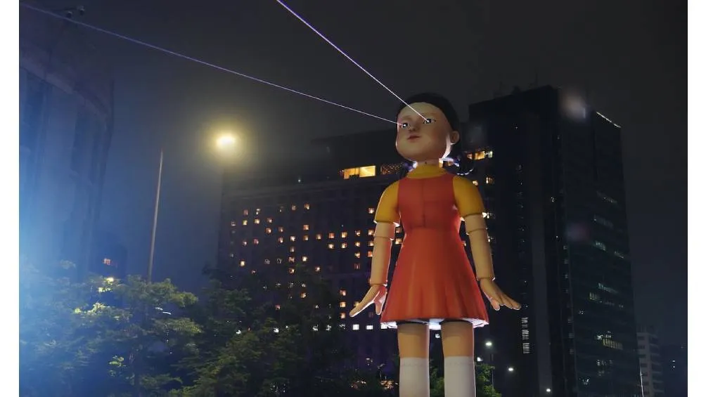 El desfile incluyó a la famosa muñeca gigante / RS