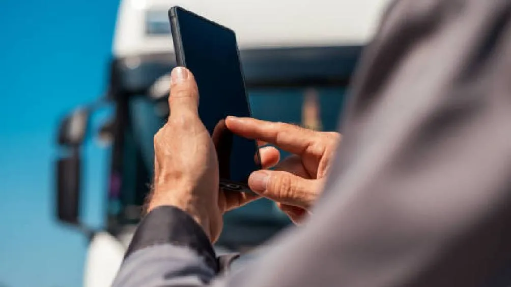 Si decides registrar en video una redada o detención, es clave que captures detalles que puedan aportar evidencia / iStock