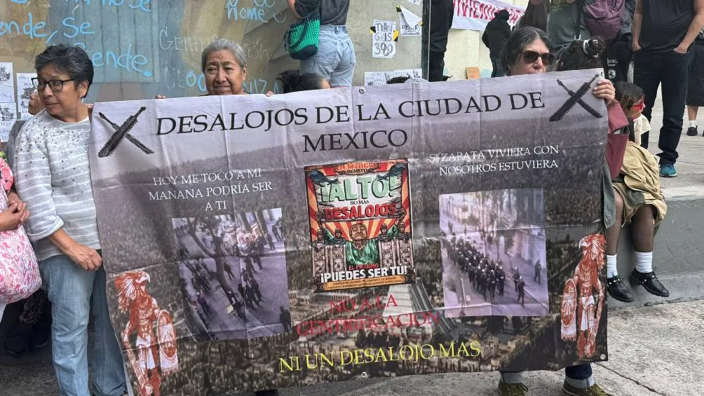 Los colectivos exigen políticas públicas que frenen el desplazamiento de residentes | X: @HIC_AL