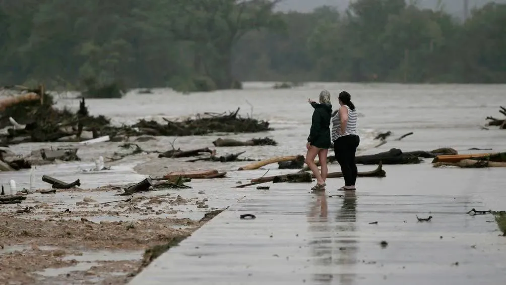 El desastre fue provocado por lluvias torrenciales que causaron el desbordamiento del río Guadalupe./ AP