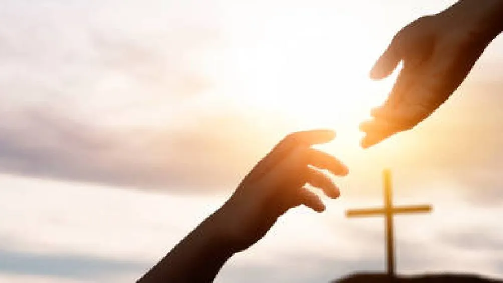 En un video viral, Kim combina ciencia y fe / iStock