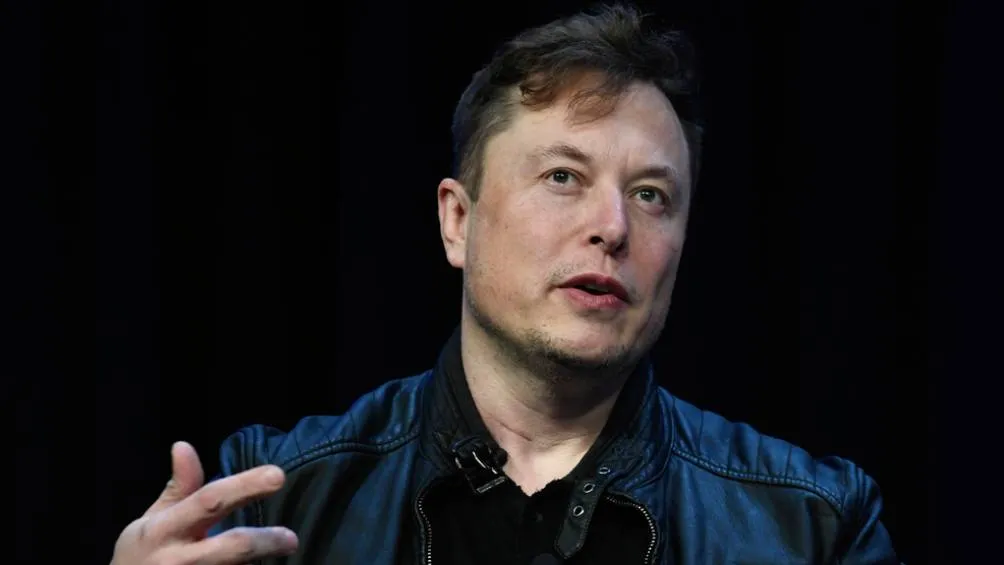 Elon Musk se mantiene como la persona más rica del mundo / AP
