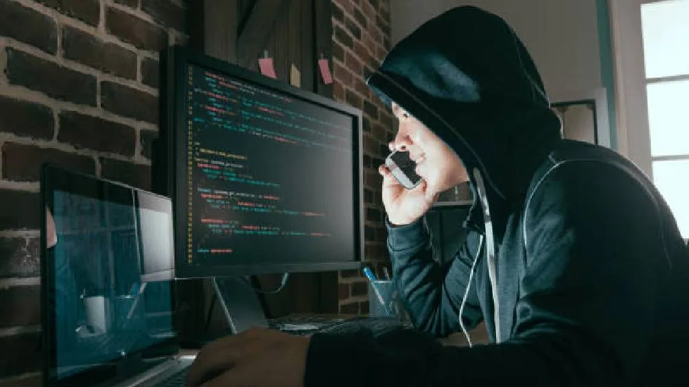 Los delincuentes suelen hacerse pasar por empleados de bancos, aseguradoras o instituciones oficiales. / Pixabay