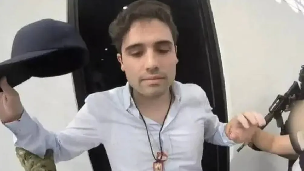 De concretarse este acuerdo, sería el primer hijo de “El Chapo” en aceptar su responsabilidad penal ante una corte estadounidense. / RS