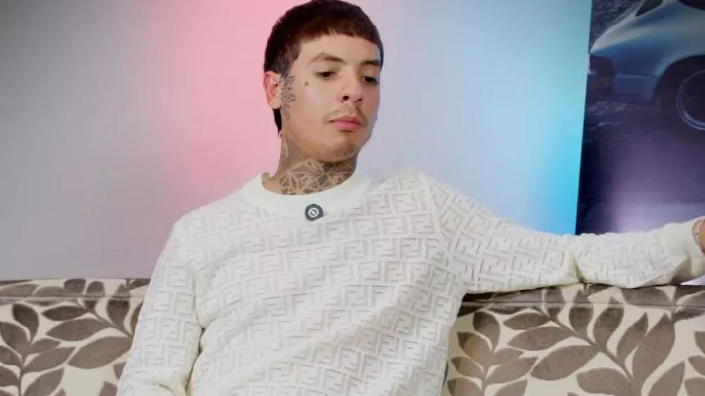 Natanael Cano alzó la voz y fijó su postura ante la prohibición de su género musical. / Captura de pantalla