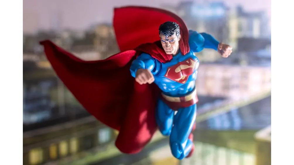 La leyenda sostiene que quienes se relacionan estrechamente con Superman están destinados a enfrentar tragedias personales | Pixabay