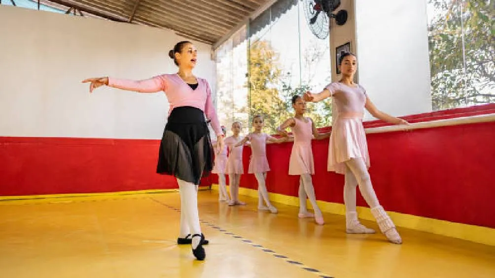 Los planteles ofrecerán talleres gratuitos de robótica, danza, teatro, entre otras / iStock