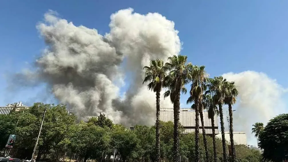 Israel intensificó sus ataques en territorio sirio con una ofensiva aérea dirigida contra puntos clave del régimen de Bashar al-Ásad./ X