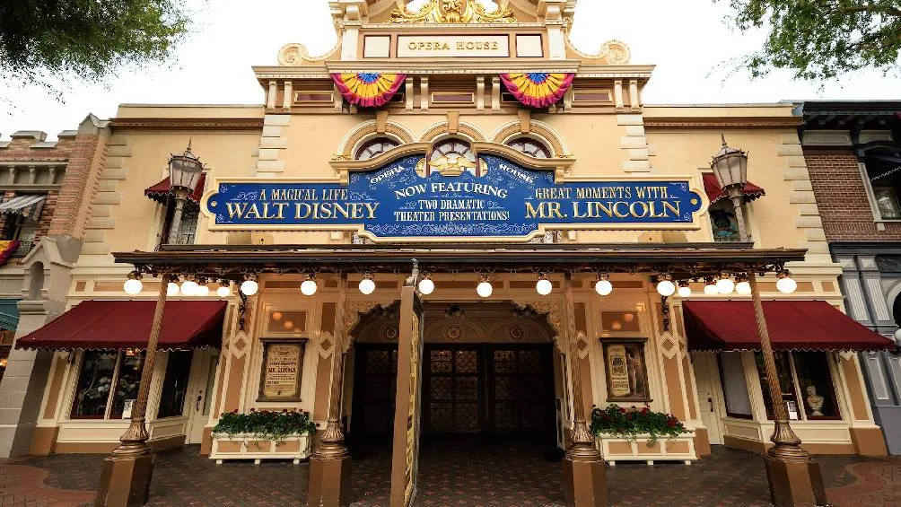 Disneyland celebra su 70.º aniversario / X: @DisneyParks