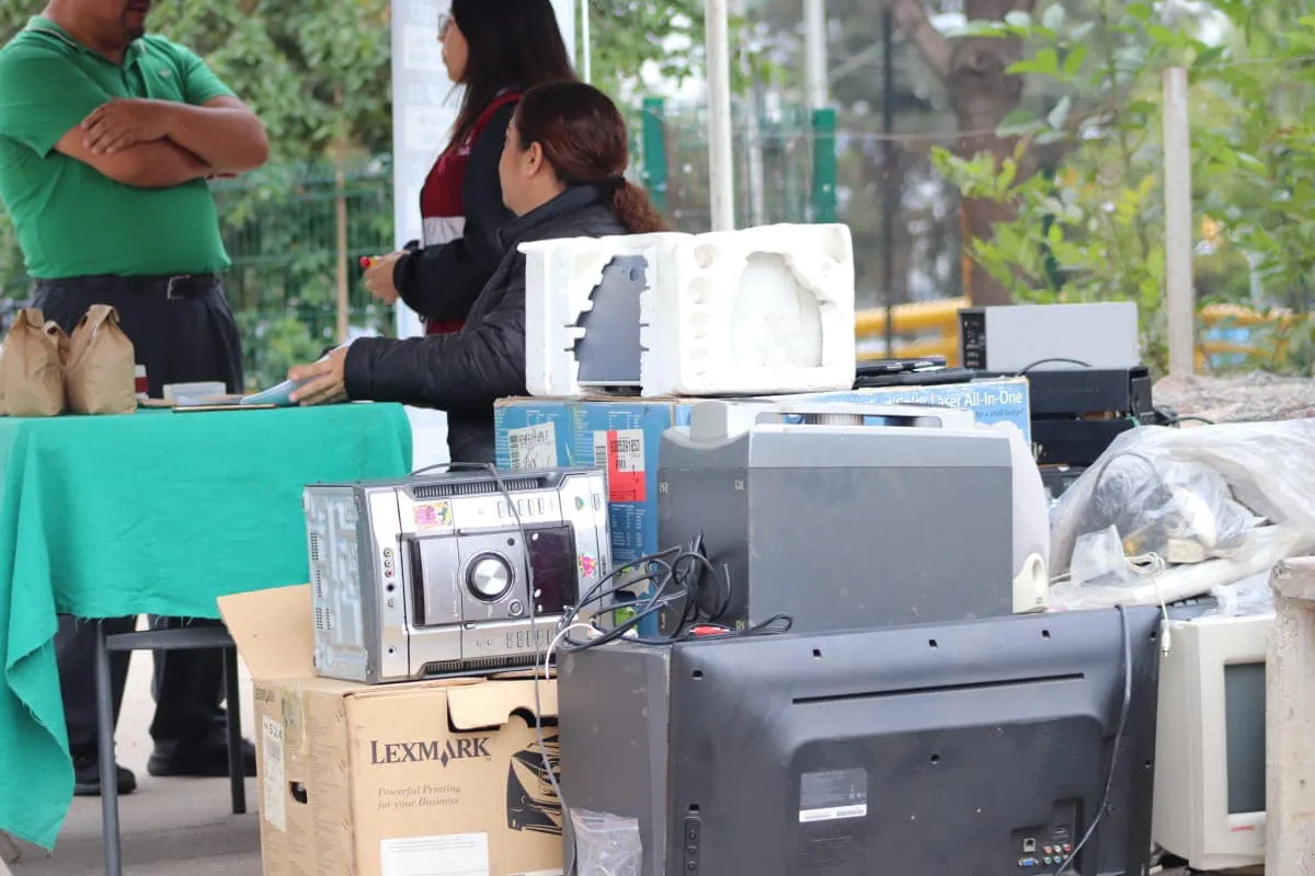 Los aparatos que ya no uses los puedes dejar en el Reciclatrón / FB: @Reciclatron.sedema