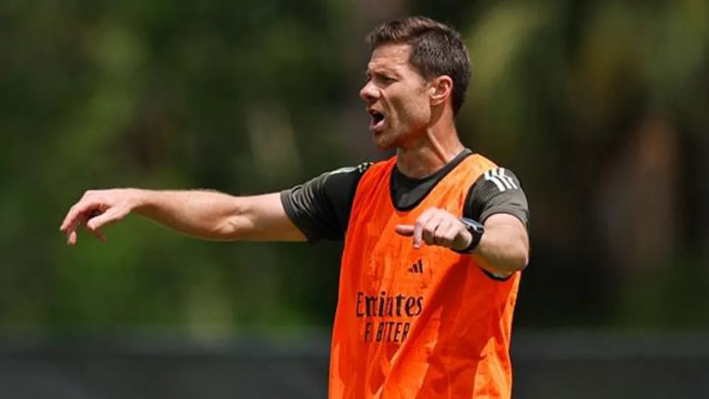 Xabi Alonso entrenando al Madrid | TWITTER: @realmadrid