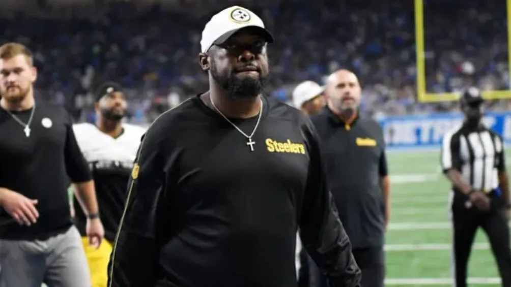 Mike Tomlin permanecerá en la organización | AP