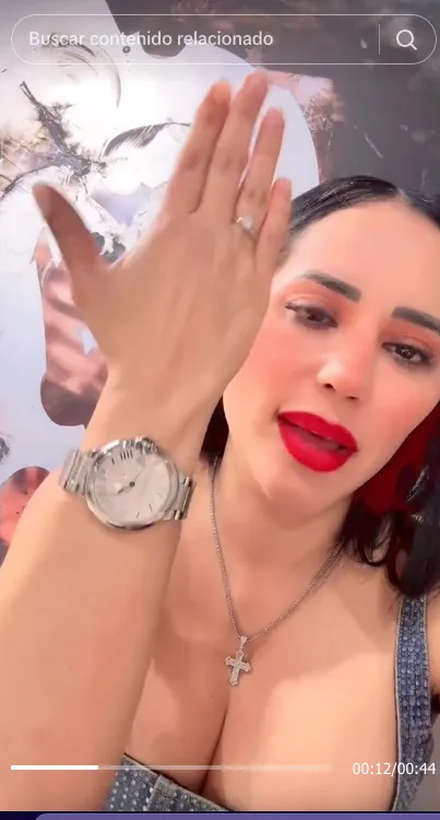 Este es el anillo que presumió y que hacía juego con su reloj / Redes Sociales