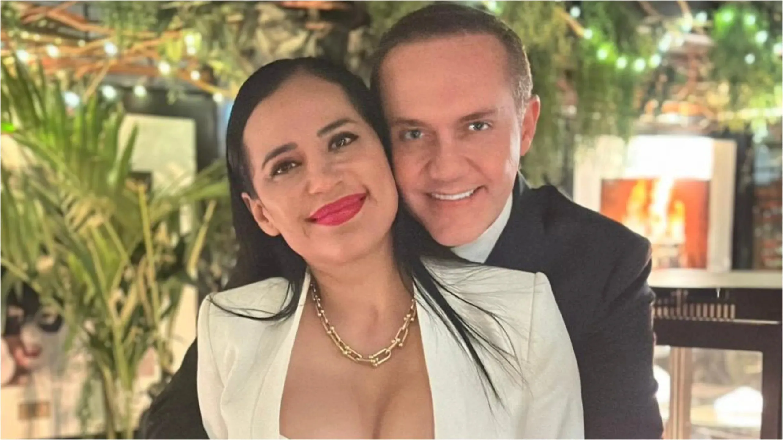 Sandra y Adrián Rubalcava nunca terminaron de confirmar su relación / Redes Sociales