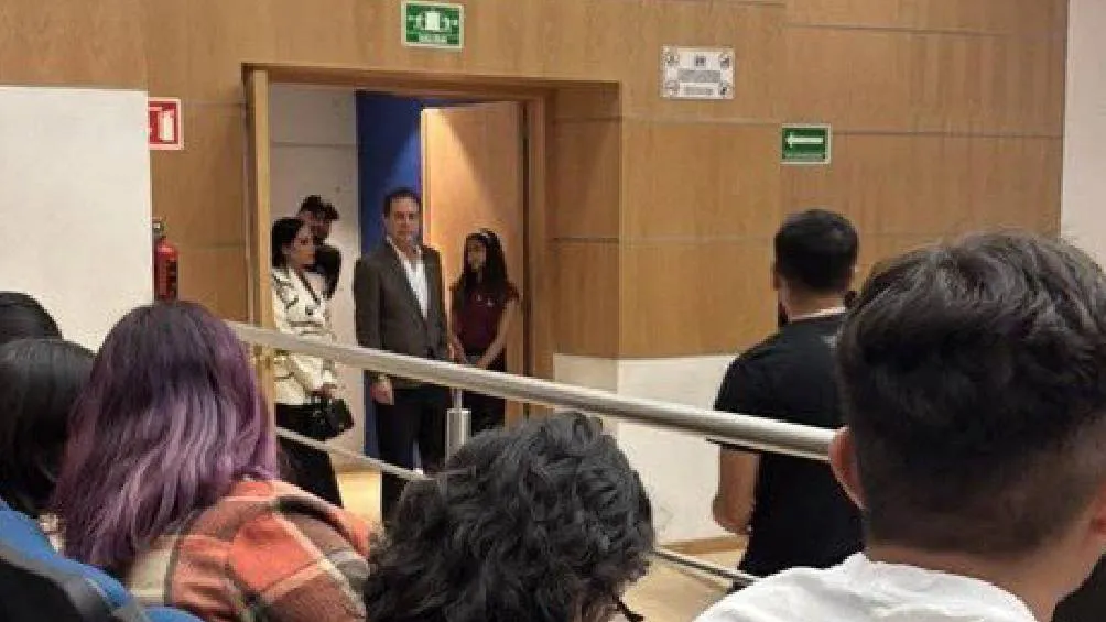 La política llegó hasta el auditorio de la FES Aragón/X