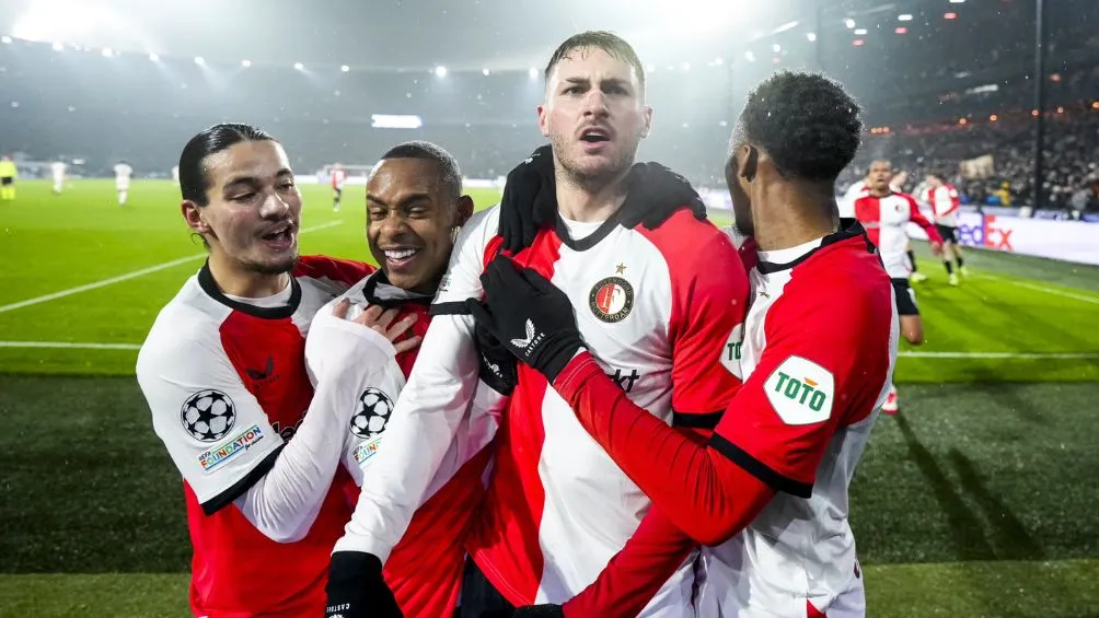 Giménez festeja un gol con el Feyenoord | @Feyenoord