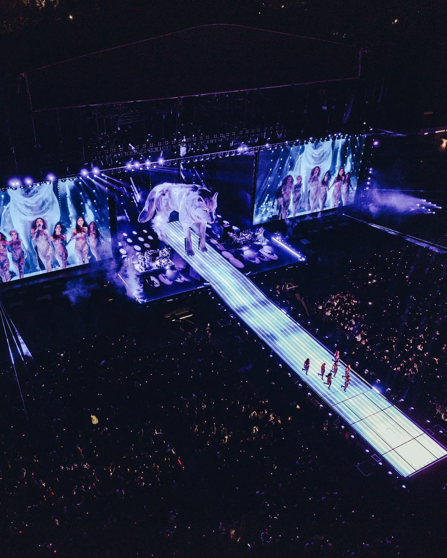 La colombina cantó para 65 mil personas en el Estadio GNP Seguros / FB: @shakira