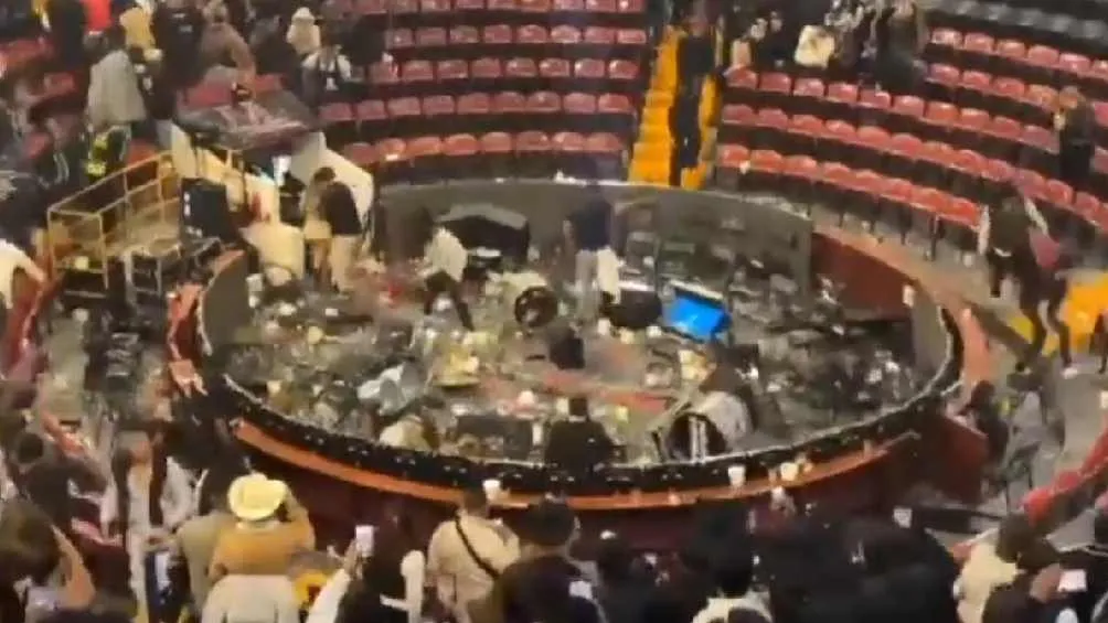 La presentación de Luis R. Conriquez en Texcoco acabó mal por no cantar corridos/X