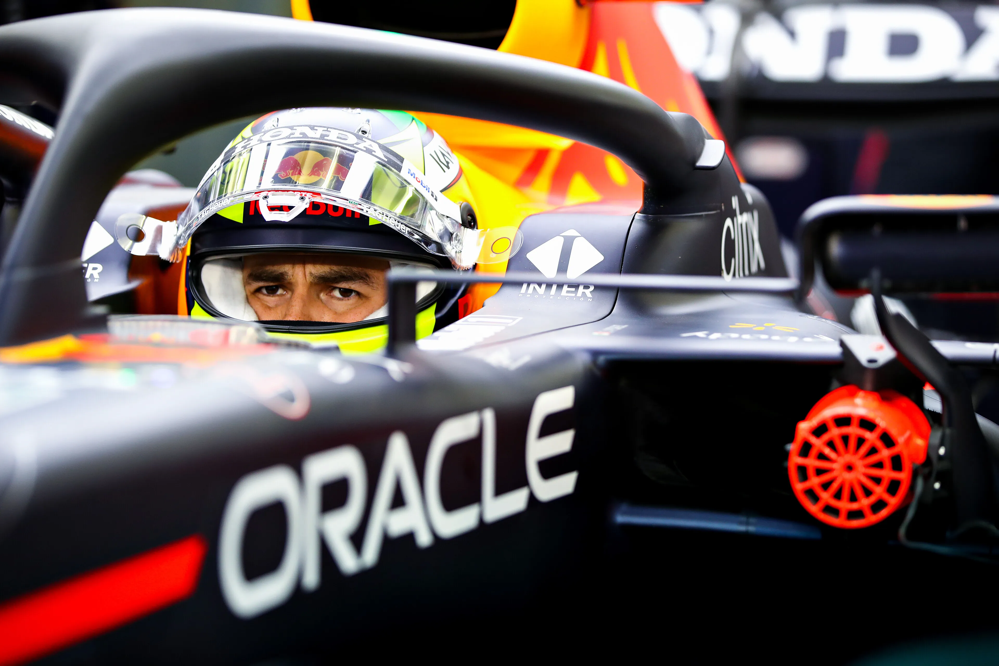 Checo se burló de Red Bull