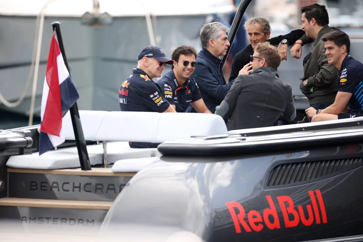 Adrian Newey y Checo Pérez en el Gran Premio de Mónaco