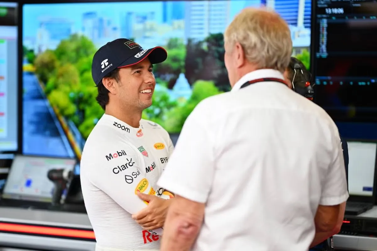Checo Pérez con Helmut Marko