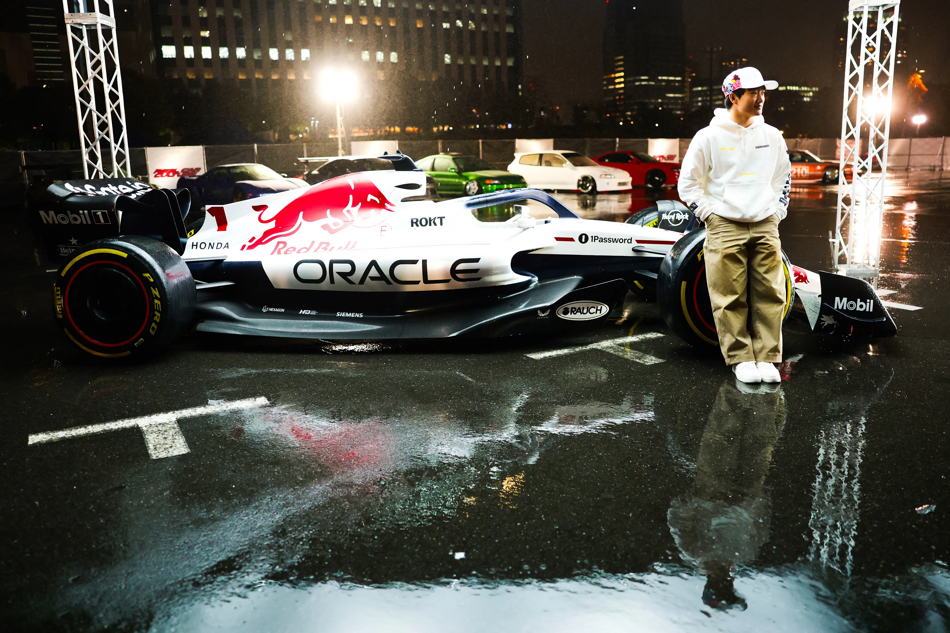 Yuki Tsunoda presentó la decoración en un evento especial