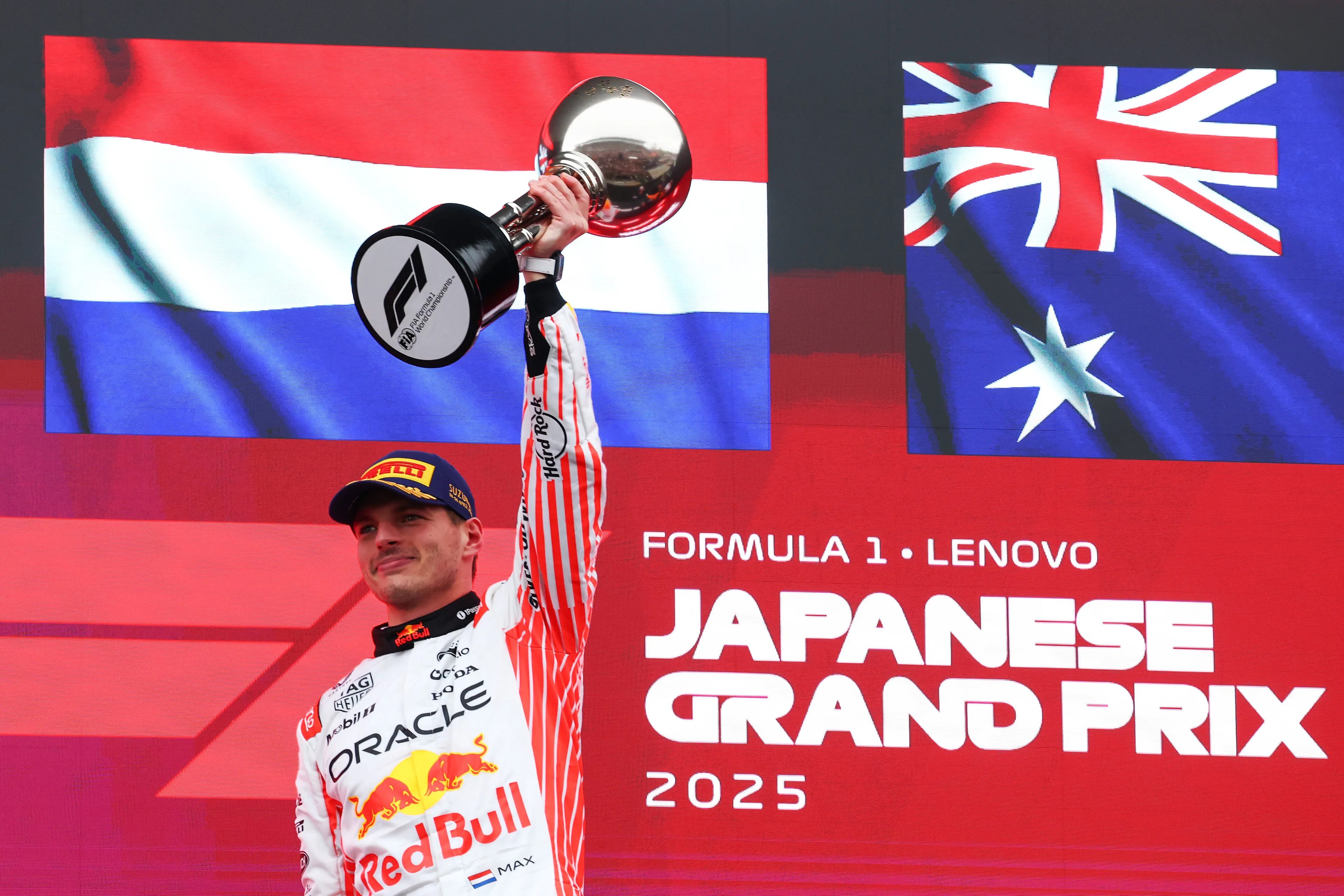 Verstappen se quedó con la victoria y Tsunoda terminó sin puntos