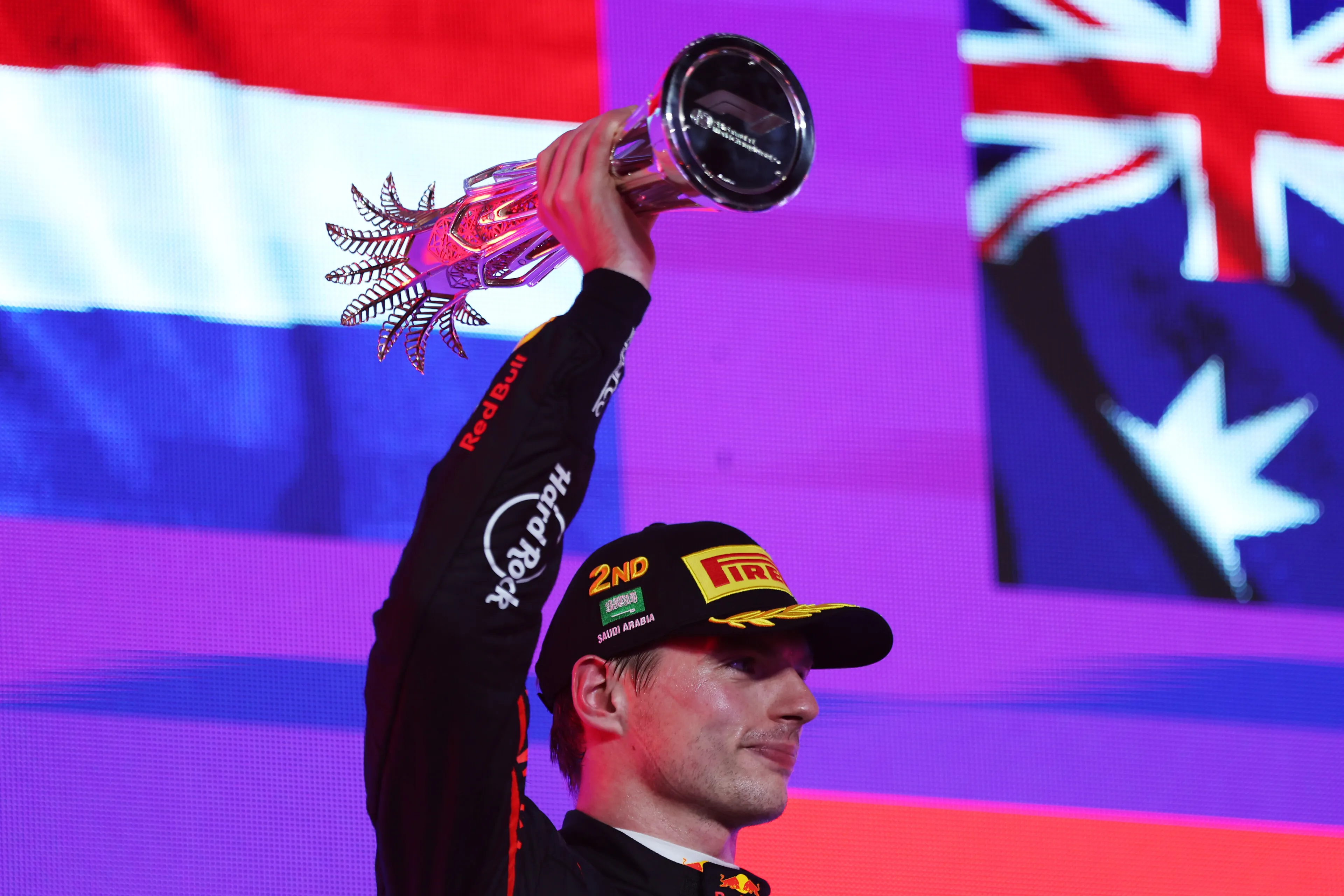 Verstappen en el segundo lugar del podio en el GP de Arabia Saudita