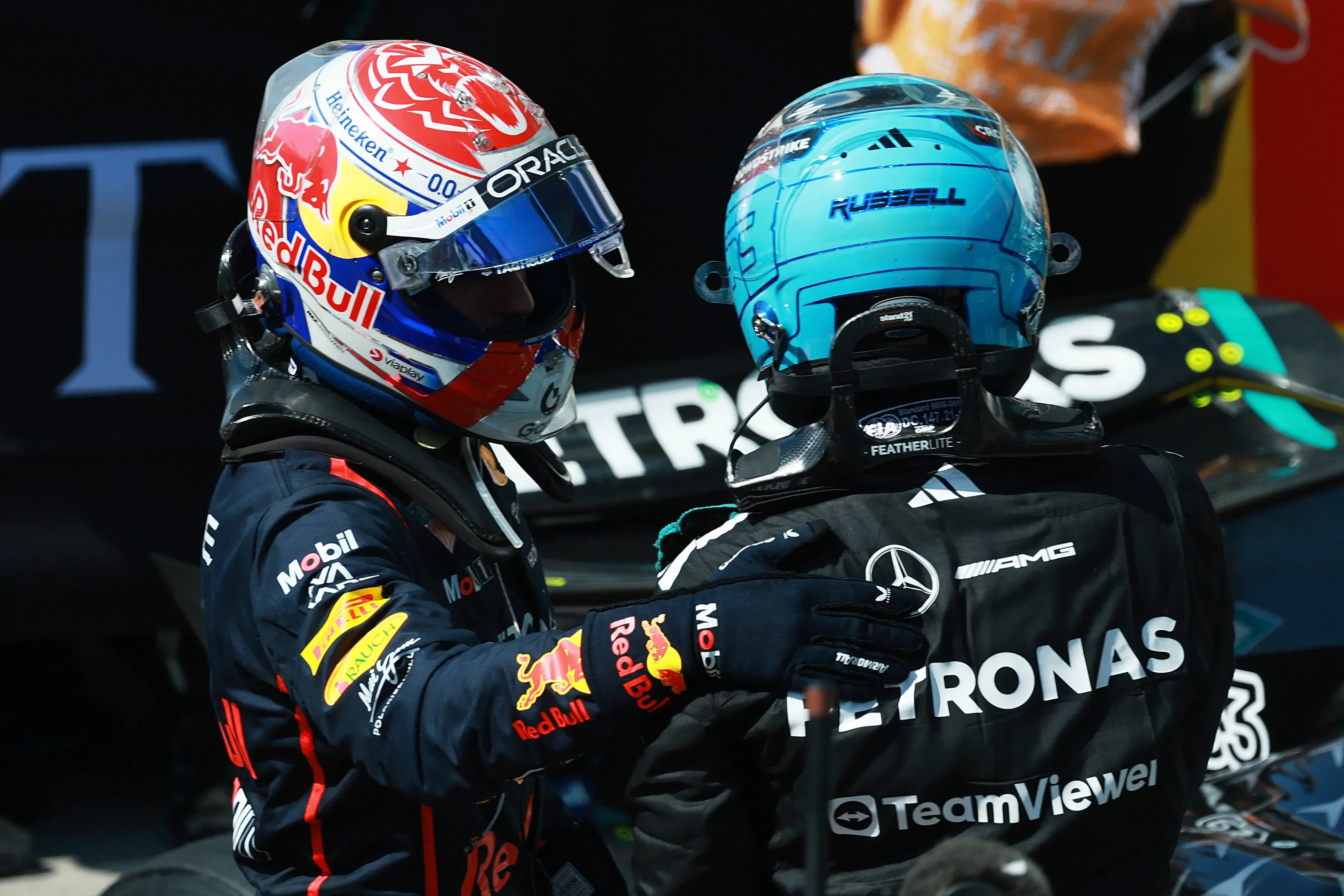 La llegada de Verstappen implicaría la salida de George Russell