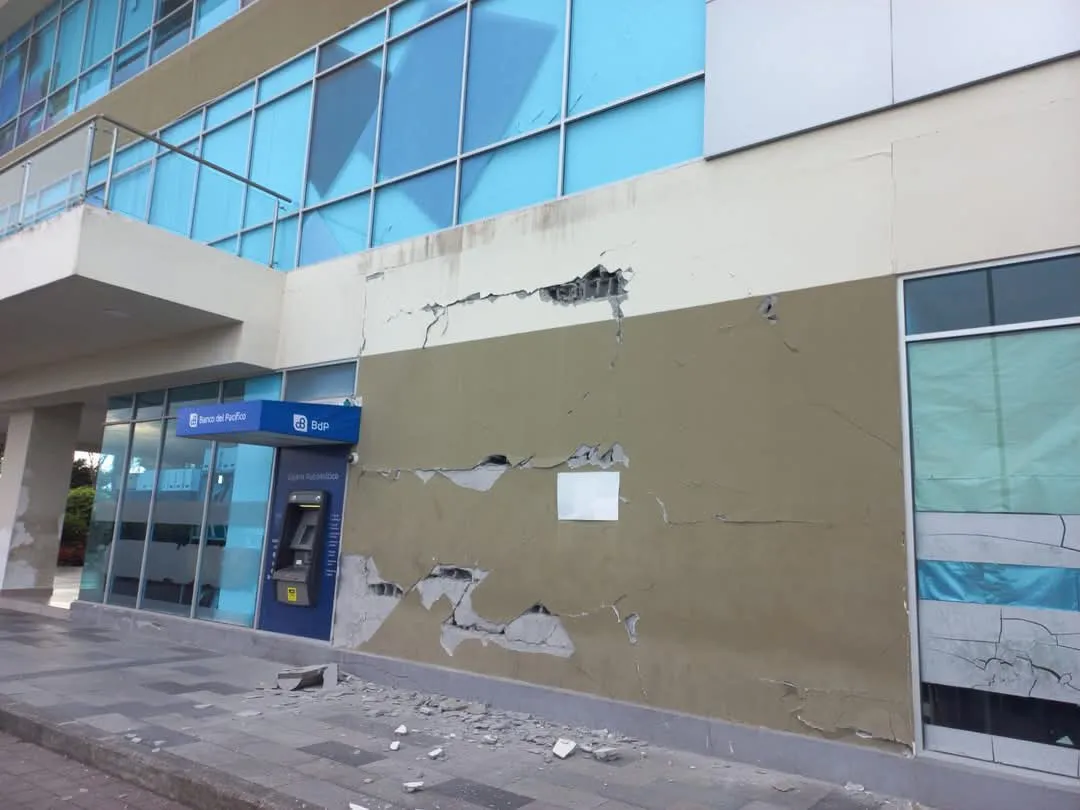 Muchas edificaciones quedaron inservibles / Redes Sociales