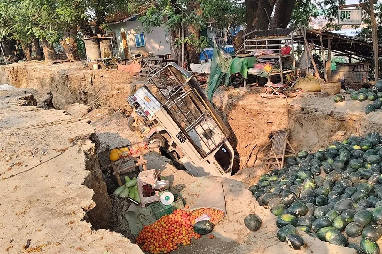 Myanmar se encuentra sobre una falla geológica que provocó muchos daños / Redes Sociales