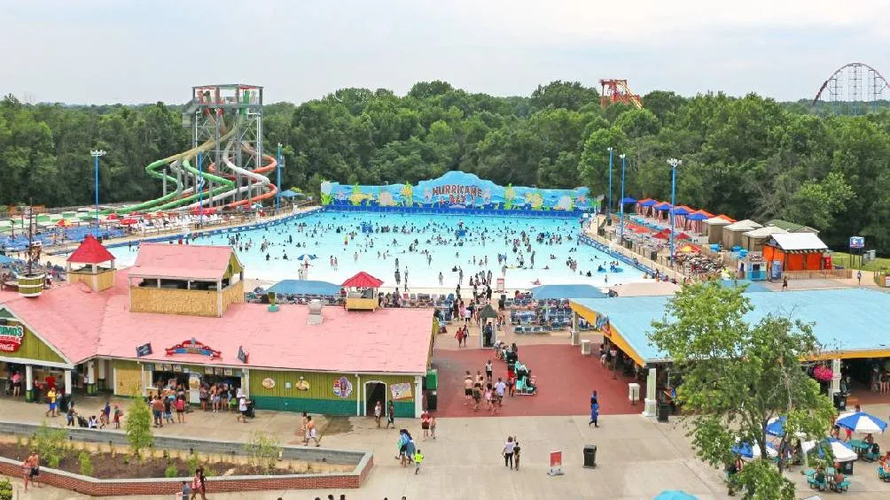 Sixx Flags también cuenta con parques acuáticos/Pixabay