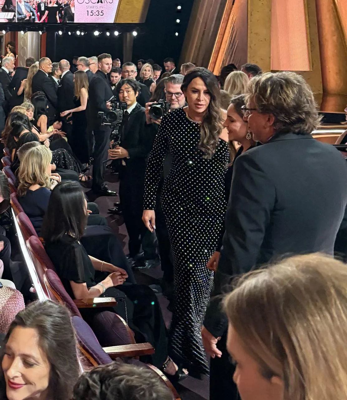 La actriz española se fue directo a su lugar sin pasar frente a las cámaras / Redes Sociales