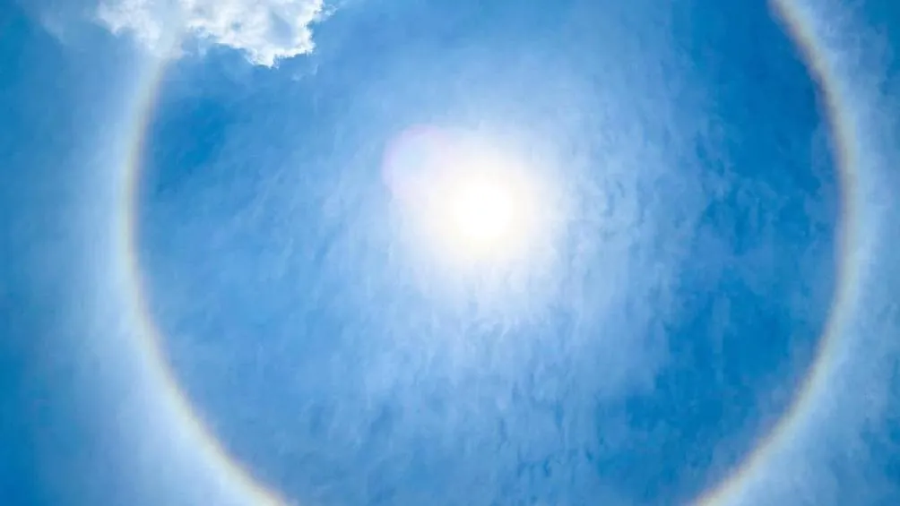 Este sábado 24 de mayo de 2025, un fenómeno óptico inusual sorprendió a los habitantes de la Ciudad de México/Redes Sociales