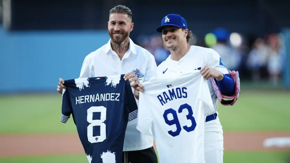 Ramos junto a Kike Hernández | TWITTER: @MLB_Mexico