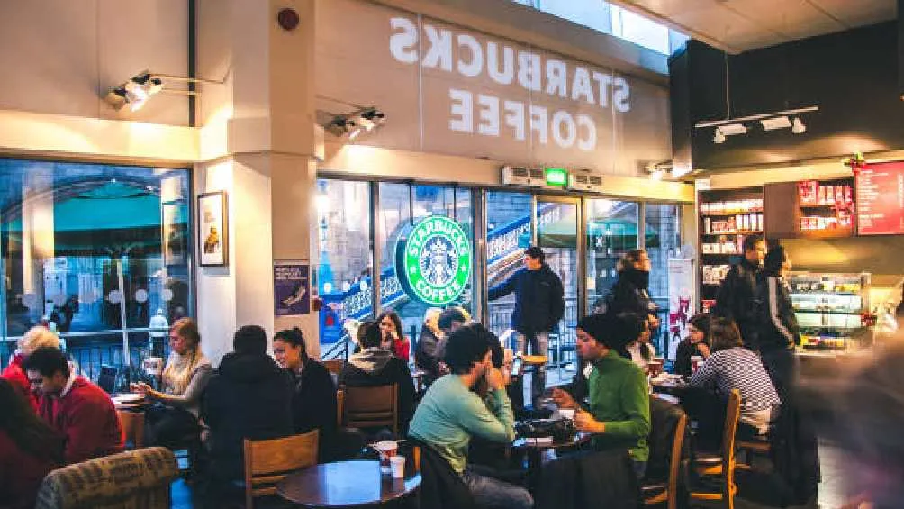 Starbucks es una de las cafeterías más populares del mundo/Pixabay