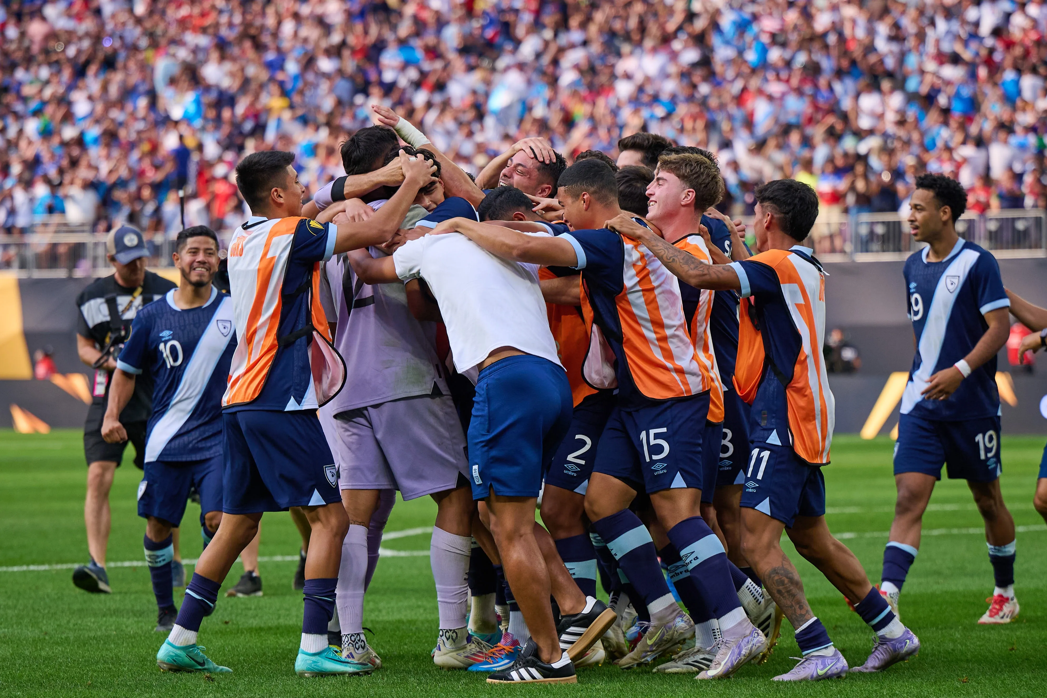 Así celebran su pase los guatemaltecos | MEXSPORT