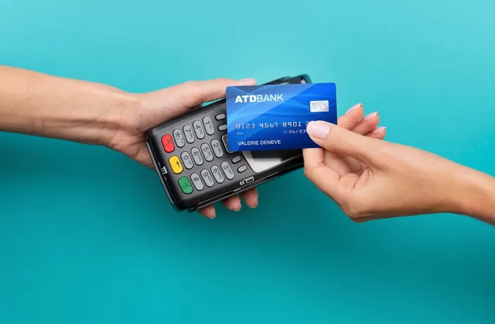 Las tarjetas de crédito no se deben prestar, dice el SAT / FREEPIK