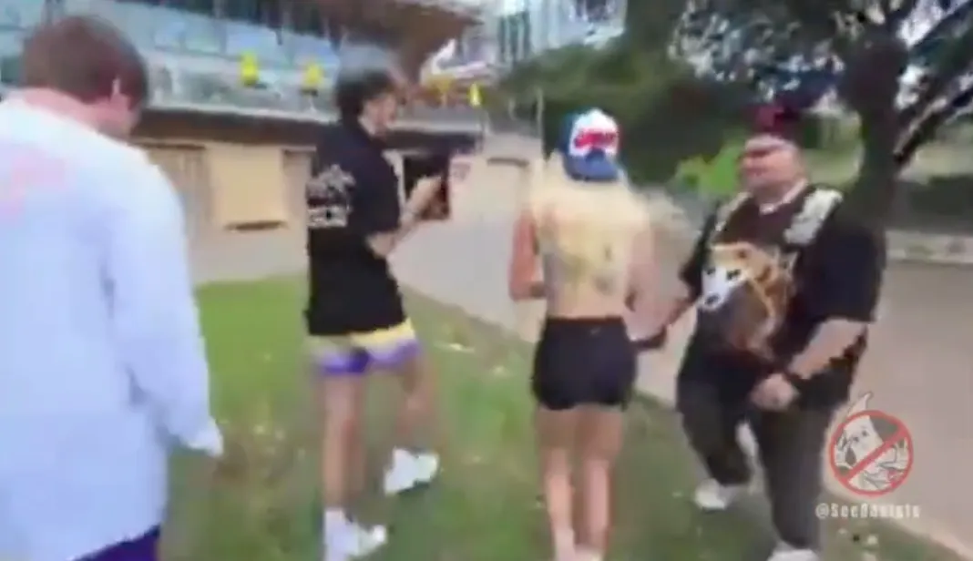 La creadora de contenido negó que haya incitado a la mujer a saltar y escapó / Redes Sociales