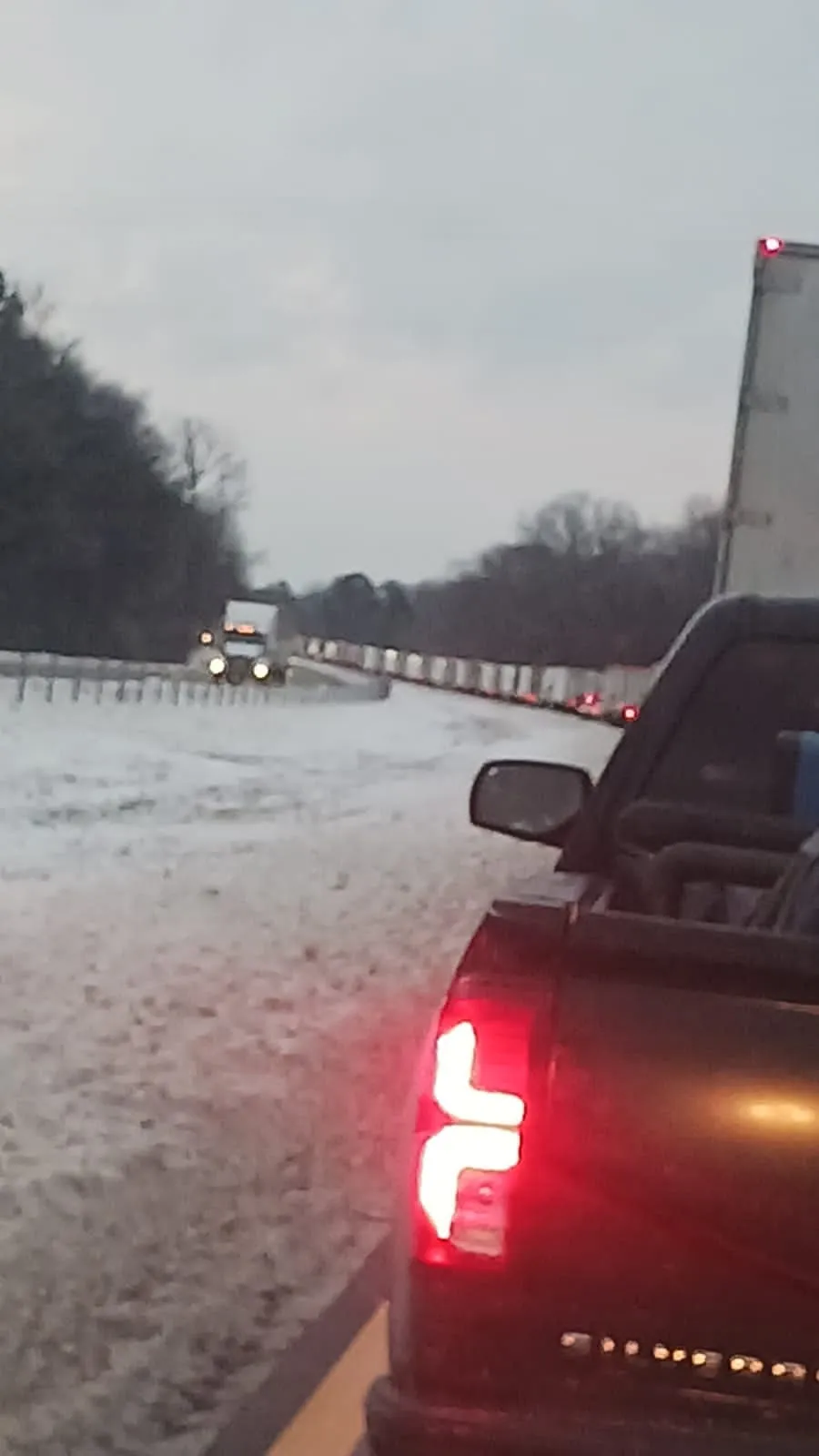 Los caminos están cogelados, por lo que se convierten en peligrosos / Redes Sociales