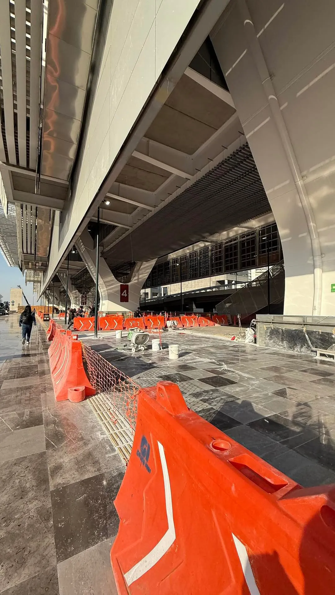 Algunas estaciones continúan sin ser terminadas / Redes Sociales