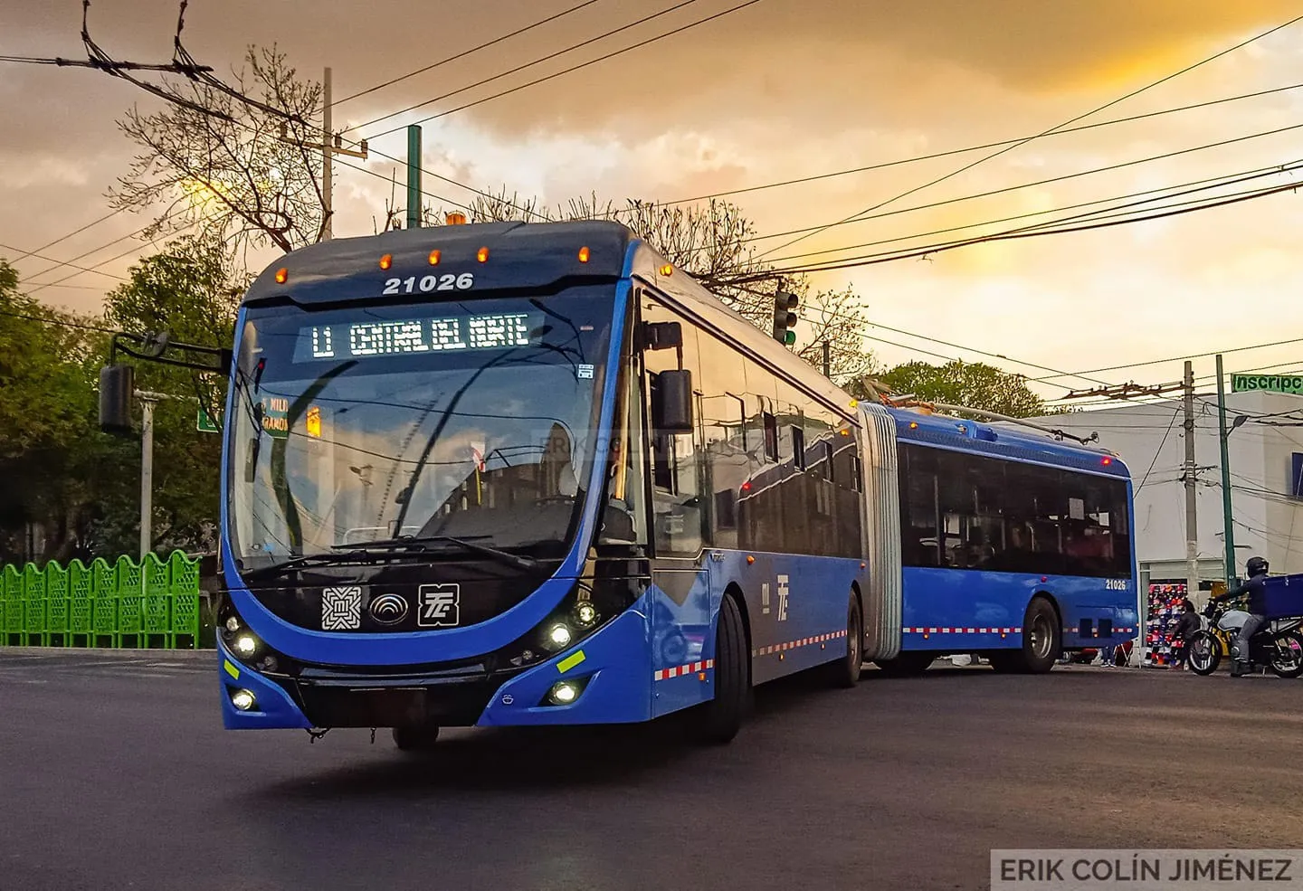 Los operadores ganarán más de 8 mil pesos al mes / FB: @TransportesElectricosCDMX