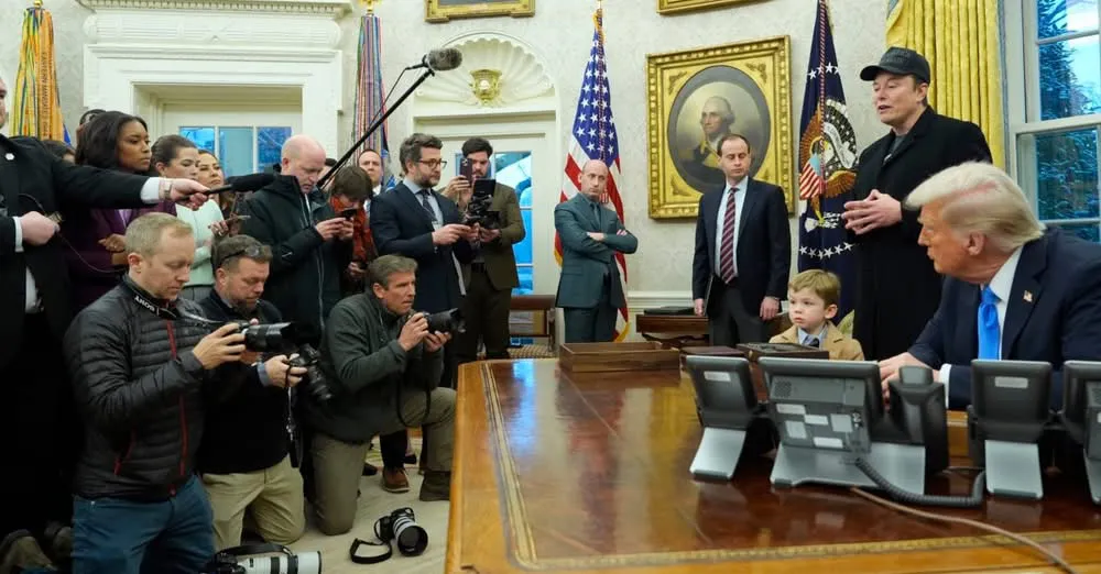 El reportero de AP no entró la conferencia con Elon Musk / Redes Sociales