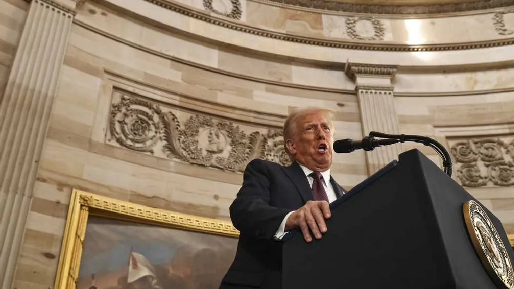 Trump generó polémica al sólo reconocer los géneros masculino y femenino/AP