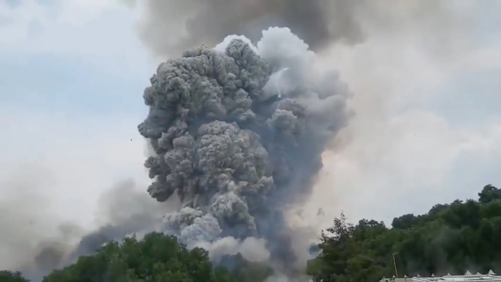 La explosión dejó una persona muerta y nueve heridas / Redes Sociales