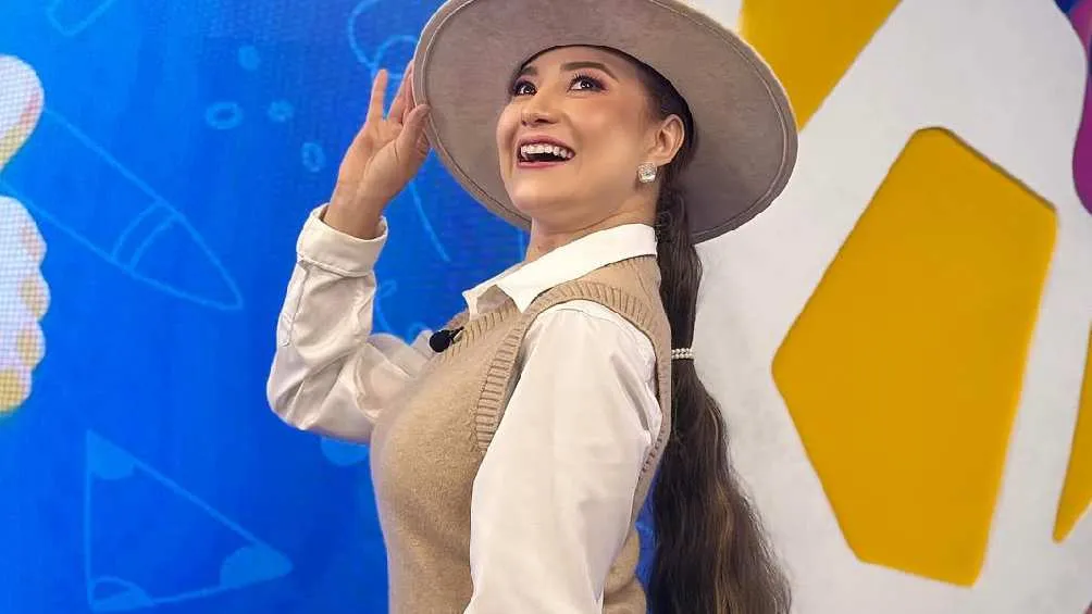 Todo comenzó con un dolor abdominal/IG: @mayratercerooficial