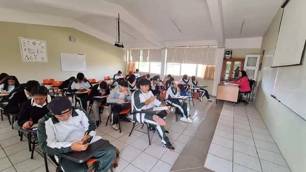 Los egresados del Bachilleres tienen un lugar asegurado en la universidad/Colbach