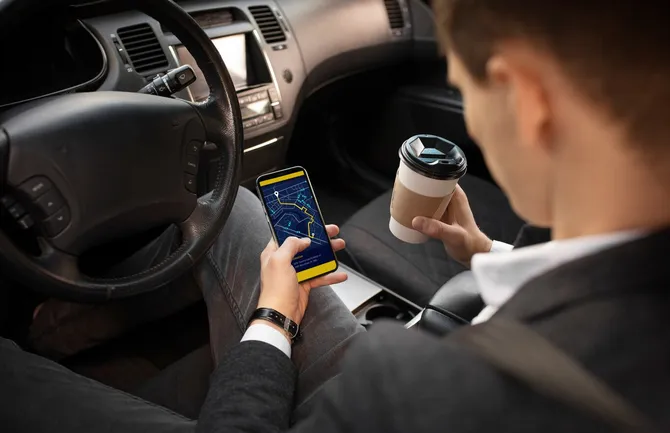 Las empresas de aplicación deben de proteger a sus trabajadores / FREEPIK