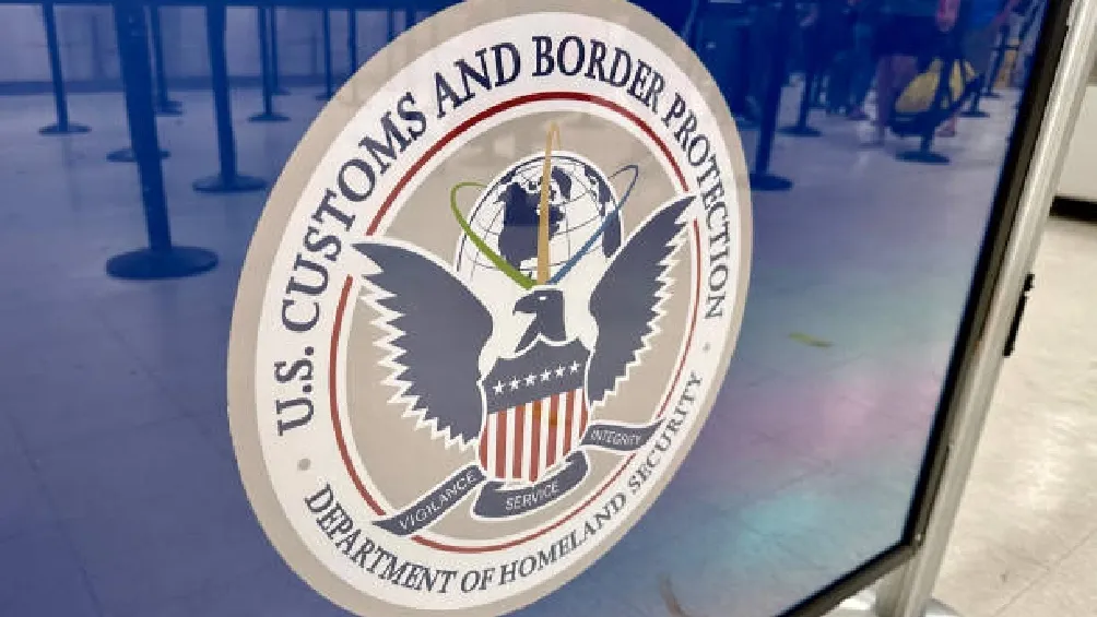 La decisión forma parte de una serie de restricciones impulsadas durante su mandato, que han afectado directamente a instituciones educativas/iStock