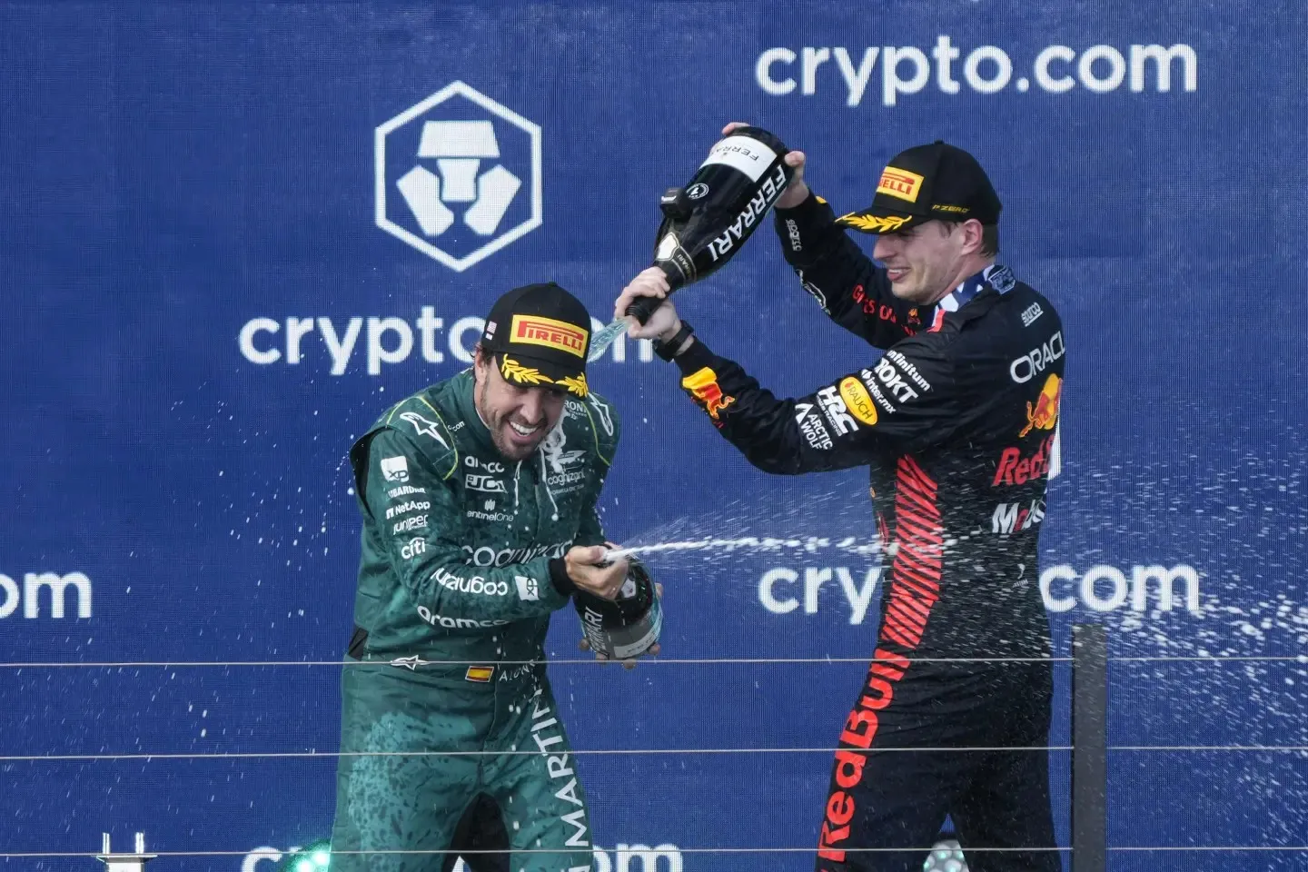 Verstappen celebra su victoria en el GP de Miami 2023